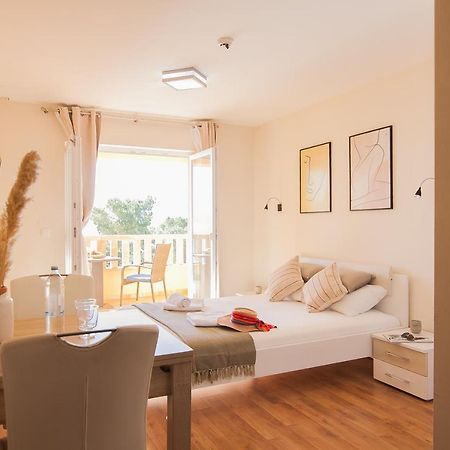 Hotel Villa Dzamonja Бол Экстерьер фото