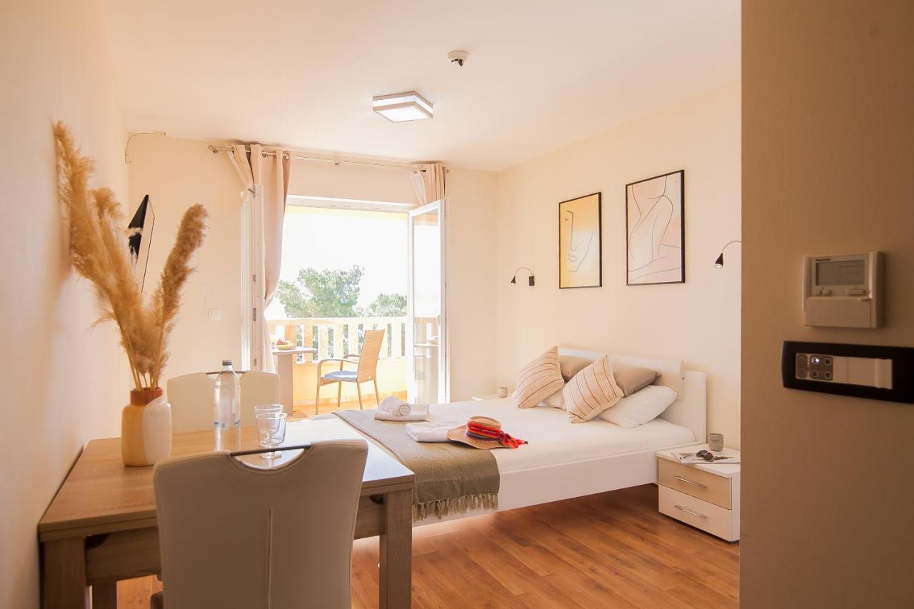 Hotel Villa Dzamonja Бол Экстерьер фото
