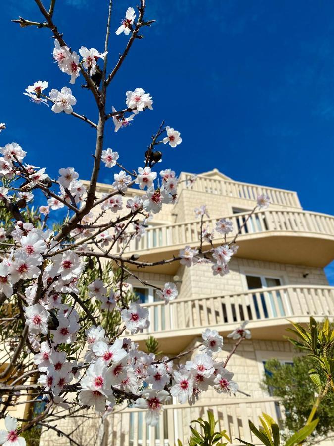 Hotel Villa Dzamonja Бол Экстерьер фото