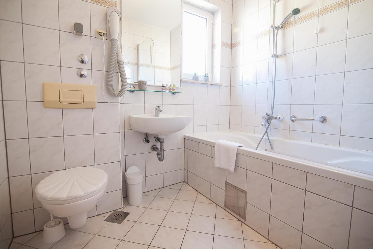 Hotel Villa Dzamonja Бол Экстерьер фото